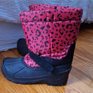 Snow Boots Sz 4 fits like a Women 7 cheetah print pink